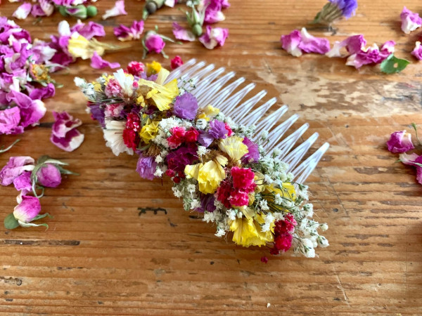 Haarkamm Serie *Marie* mit getrockneten Blumen